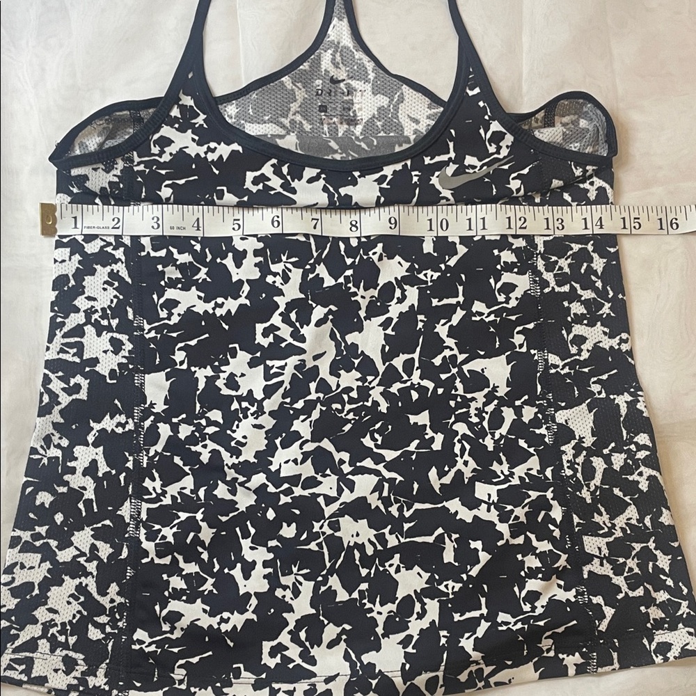 Brand Nike Black and White Patterned Tank Top